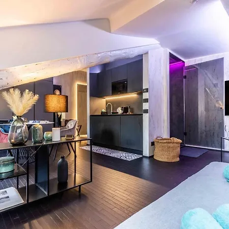 Quadrilatero Della Moda- Luxury Loft In The Heart Of The Fashion District * ミラノ